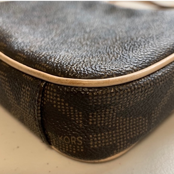 Michael Kors Mini Crossbody Bag - Picture 11 of 12